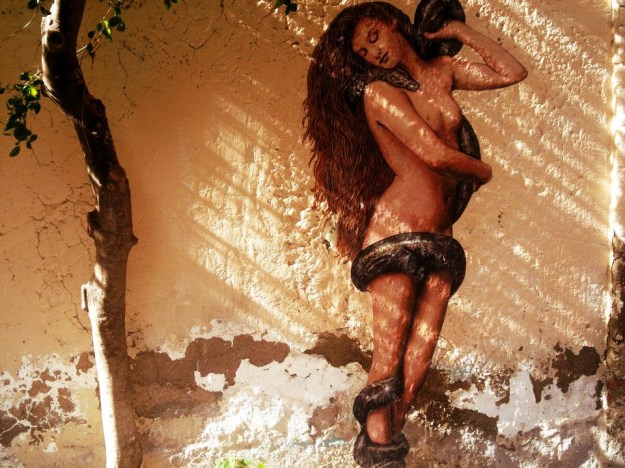 Sex und Selbsterkenntnis: Street Art mit John Colliers “Lilith” (1892) – Foto: Salvatore Vastano/Flickr